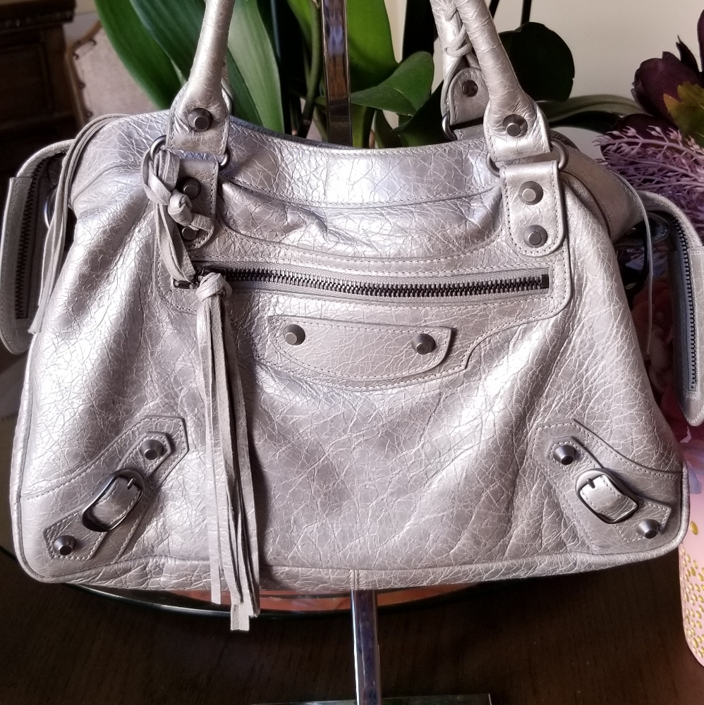 🌼🌸🌺 Balenciaga Town Bag Soft Silver Leather